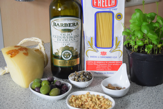 Spaghettini mit Oliven und Kapern (2)