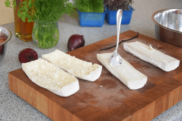 Vanille-Ziegenkäse mit eingelegten Trauben und Kürbiskernpesto (2)