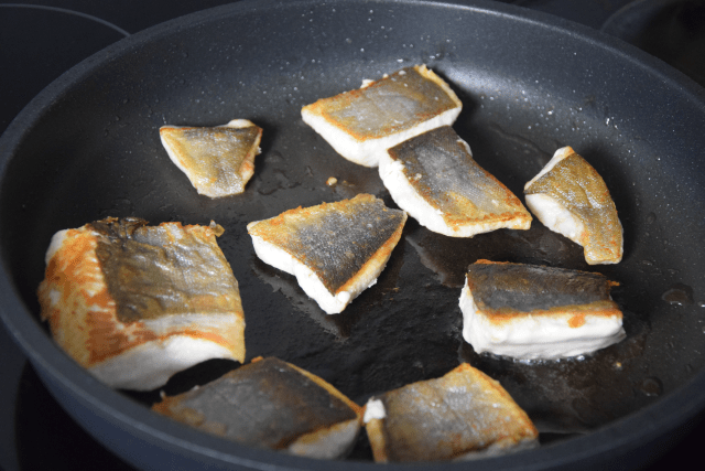 Bachsaibling mit Korianderducca und Limettengurken (4)