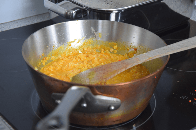 Linsen-Curry mit Gemüse in Kokospfannkuchen (3)