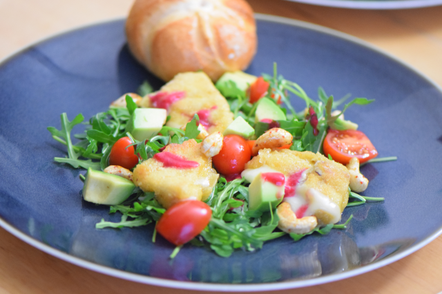 Gebackener Käse mit Rucola-Himbeersalat (4)