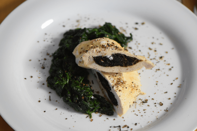 Bromhuhn auf Spinat (6)