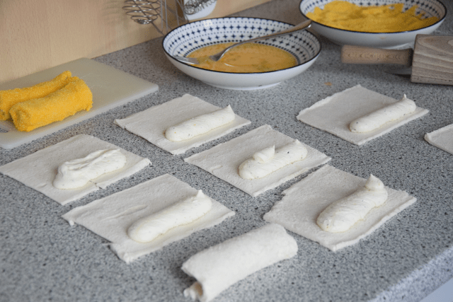 Chèvre Cigars on Pea Soup (2)