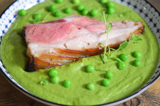 Schweinsbrüstl Erbsen (4)