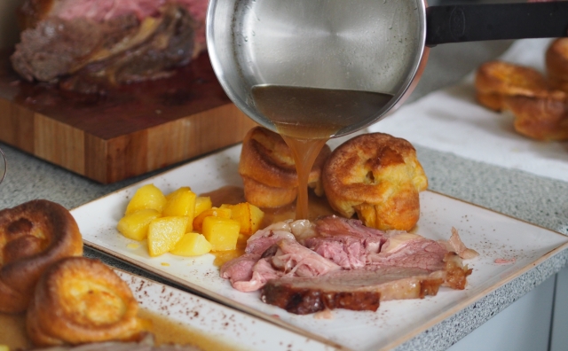 Roastbeef, Yorkshire Pudding, Potatoes (15)
