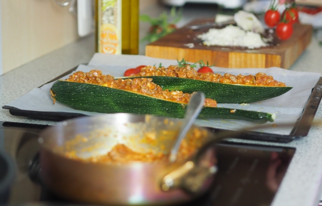 Überbackene Zucchini mit Ragout vom Hühnerklein (2)
