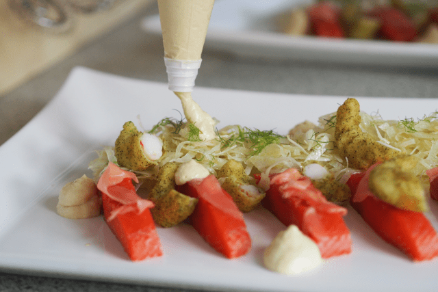 Alaskalachs, Wildgarnele, Fenchelsalat, Miso-Creme (7)