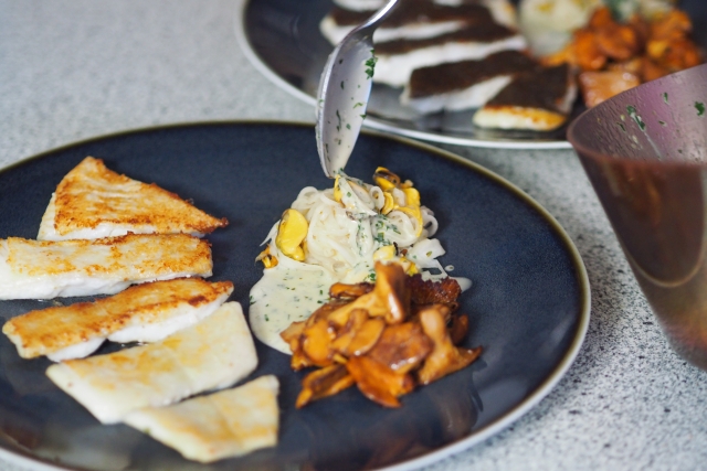 Glattbutt, Miesmuscheln, Bierrettich, Pfifferlinge