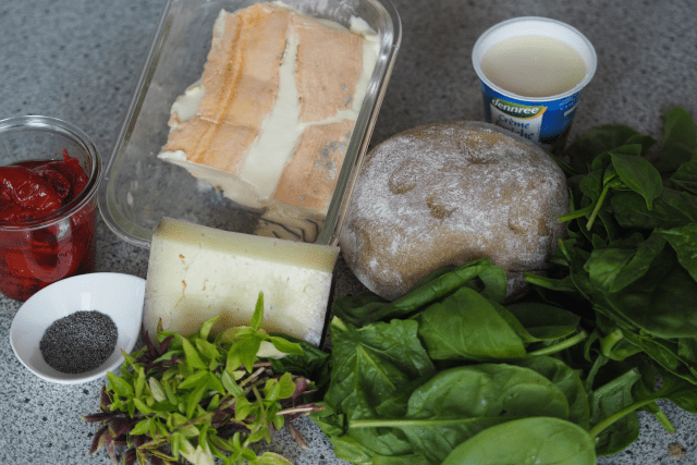 Spinatrolle mit Taleggio (1)