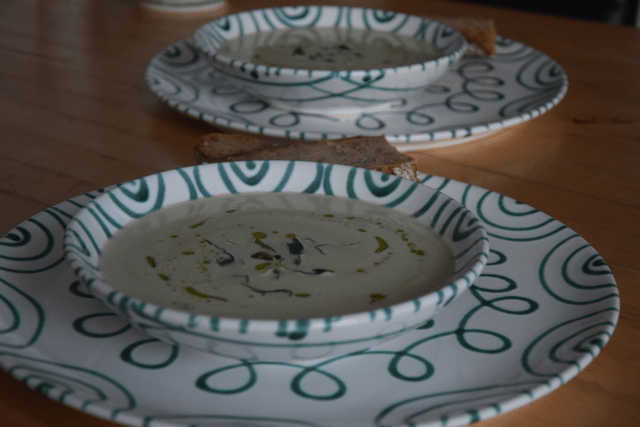 Bohnensuppe mit frittiertem Salbei (4)