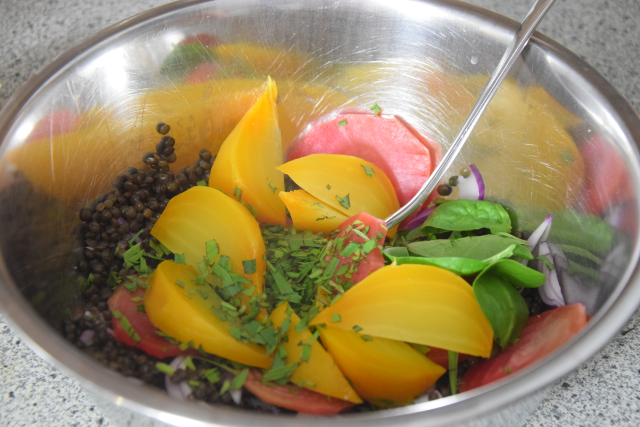 Geräucherte Forelle auf Puy-Linsen-Rübensalat (2)