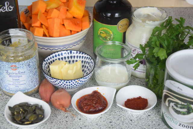 Kürbissuppe auf mediterrane Art (1).png