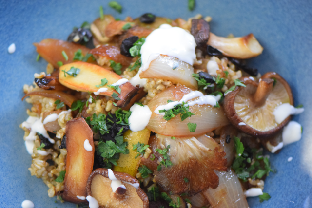 Reis-Pilz-Pfanne mit schwarzem Knoblauch (5)