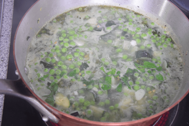 Zucchini-Erbsensuppe (2)