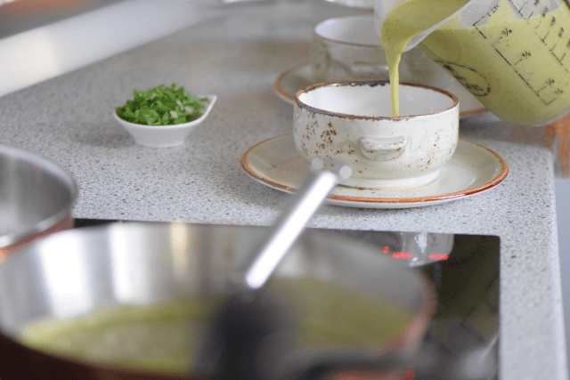 Zucchini-Erbsensuppe (4)