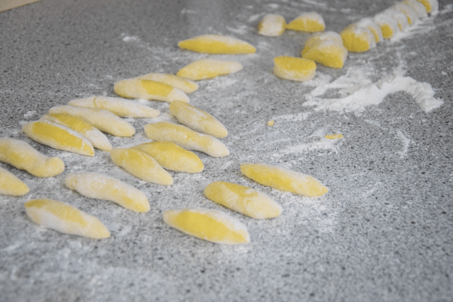 Gebratener Hirsch mit Rotkraut und Schupfnudeln (2)