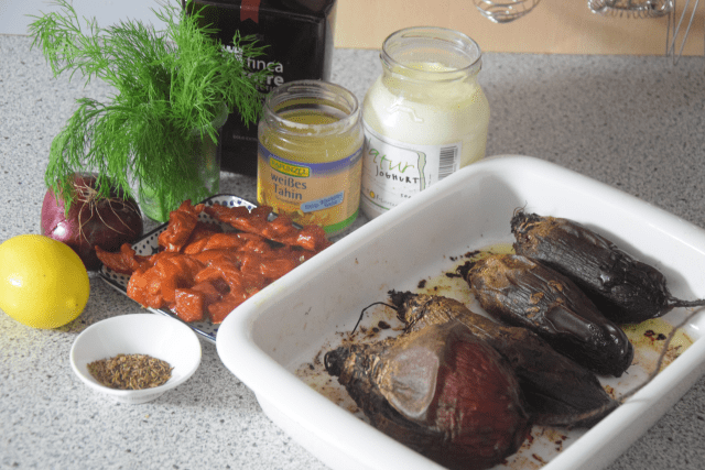 Geräucherter Lachszopf mit Rübensalat (1).png