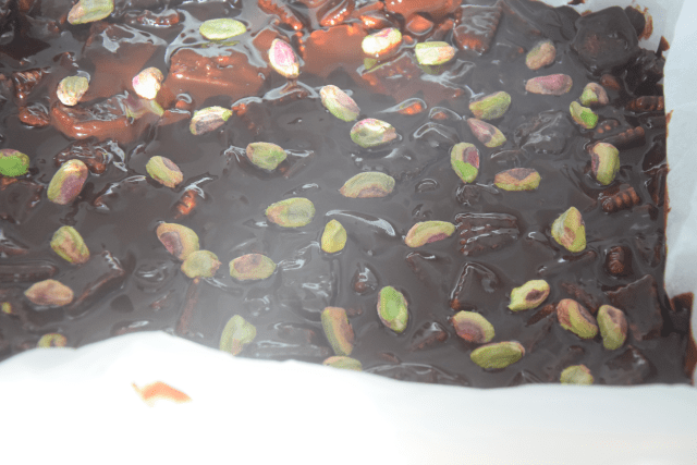 Linsensuppe, Lachs mit Pinienkerne-Salsa, Schokolade (2)