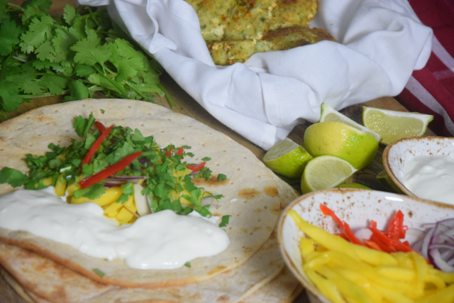 Tacos mit Fischfrikadellen mit Mangos und Joghurt (5)