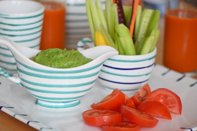 Bohnenspinatpüree mit Gemüsesticks (3)