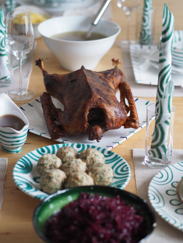 Martinigansl mit Kraut und Knödl (11)