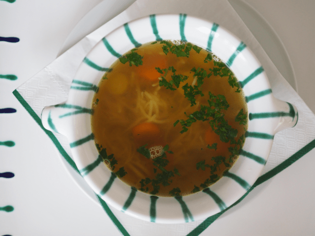 Martinigansl mit Kraut und Knödl (12)