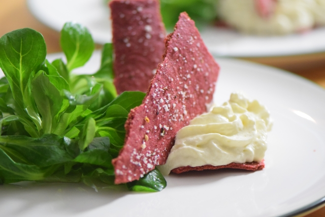 Rotes Waldstaudenknäckebrot mit Blauschimmelkäsemousse (5)