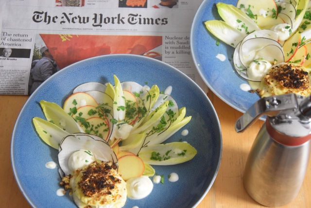 Saint-Marcellin unter Haselnuss-Kruste mit Rettich-Apfel-Salat und Kren-Espuma (5)