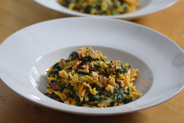 Linsennudeln mit Spinat und Blauschimmelkäse (4)