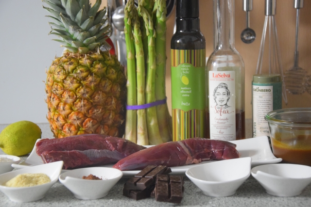 hirschfilet mit spargel und ananas (1)