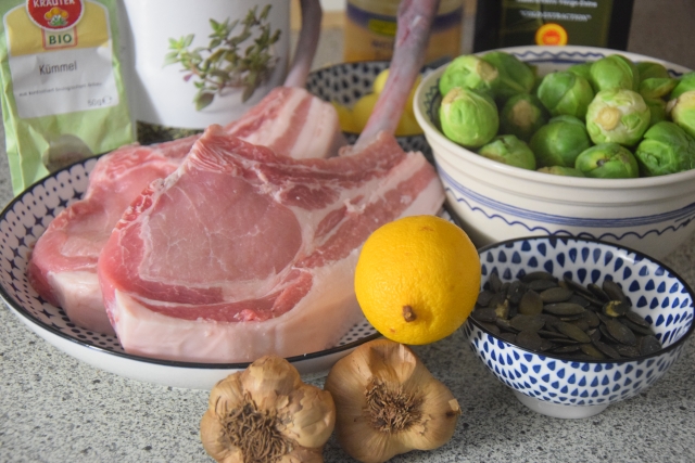 Schwein mit Kohlsprossen (1).jpg