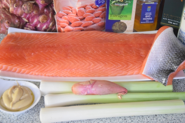 Lachs mit Mandelvinaigrette und Topinambur-Lauch (1).jpg