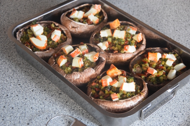 Schweins-Kotelett mit gefüllten Portobellos (2)