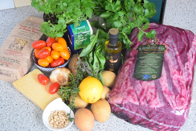 Schottisches Entrecote im Frühling mit Waldknoblauch (1)