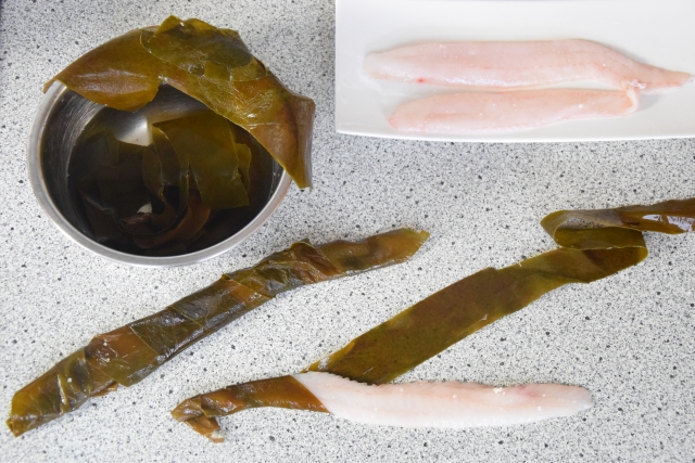 Seezunge, Ponzu, Brokkoli, Reis, Knoblauch-Mayonnaise, grüner Eistee (2)