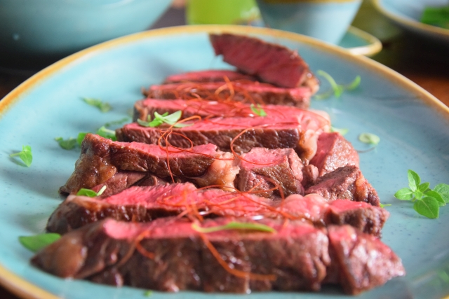 Wilder Brokkoli-Erbsen-Teller mit Entrecote (5)