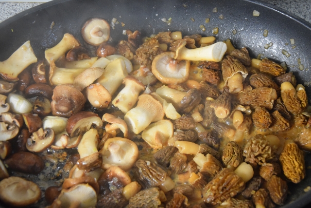 Eier mit Spinat und Pilzen (4)