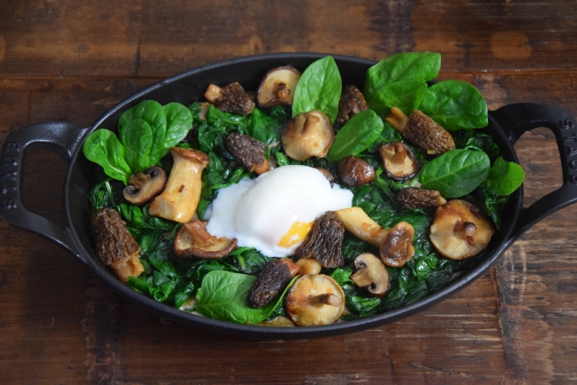 Eier mit Spinat und Pilzen (6)