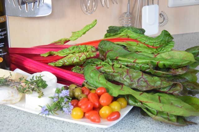 Mangoldsalat mit Ziegencamembert-Ecken (1).jpg