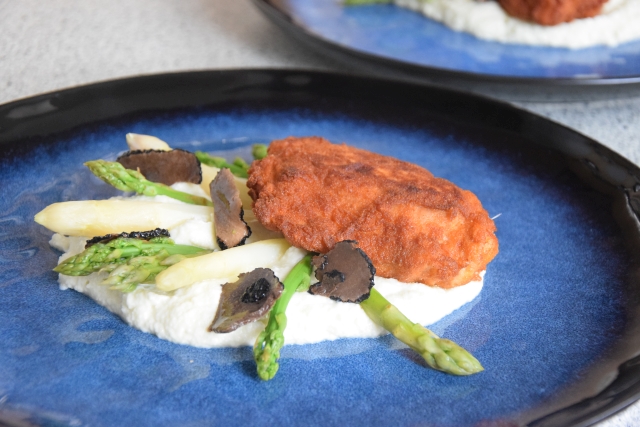 Hühnerschnitzel mit Spargel und Karfiolpüree (5)