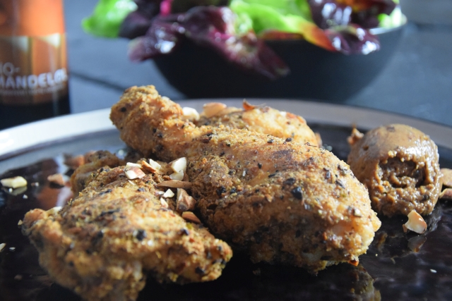 Panierte Hühnerkeulen mit Mandeln (6)