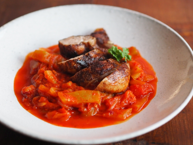Hühnerkeulen mit Lecsó (3).jpg