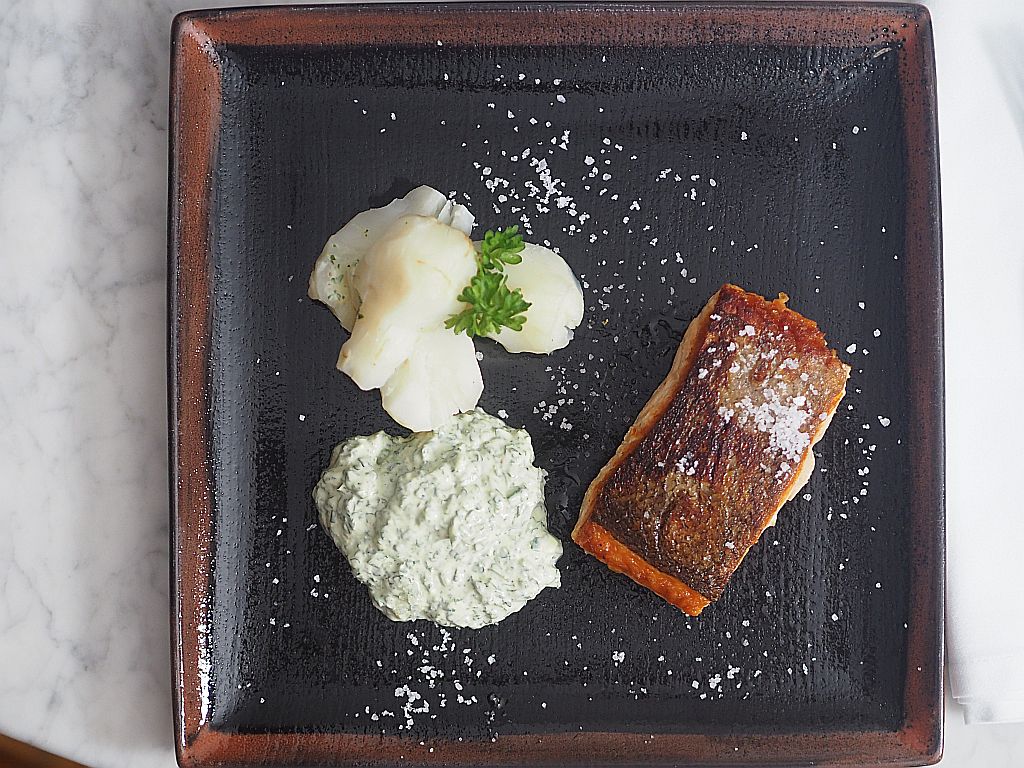 Lachs mit Frankfurter Grüner Soße und Topinambur