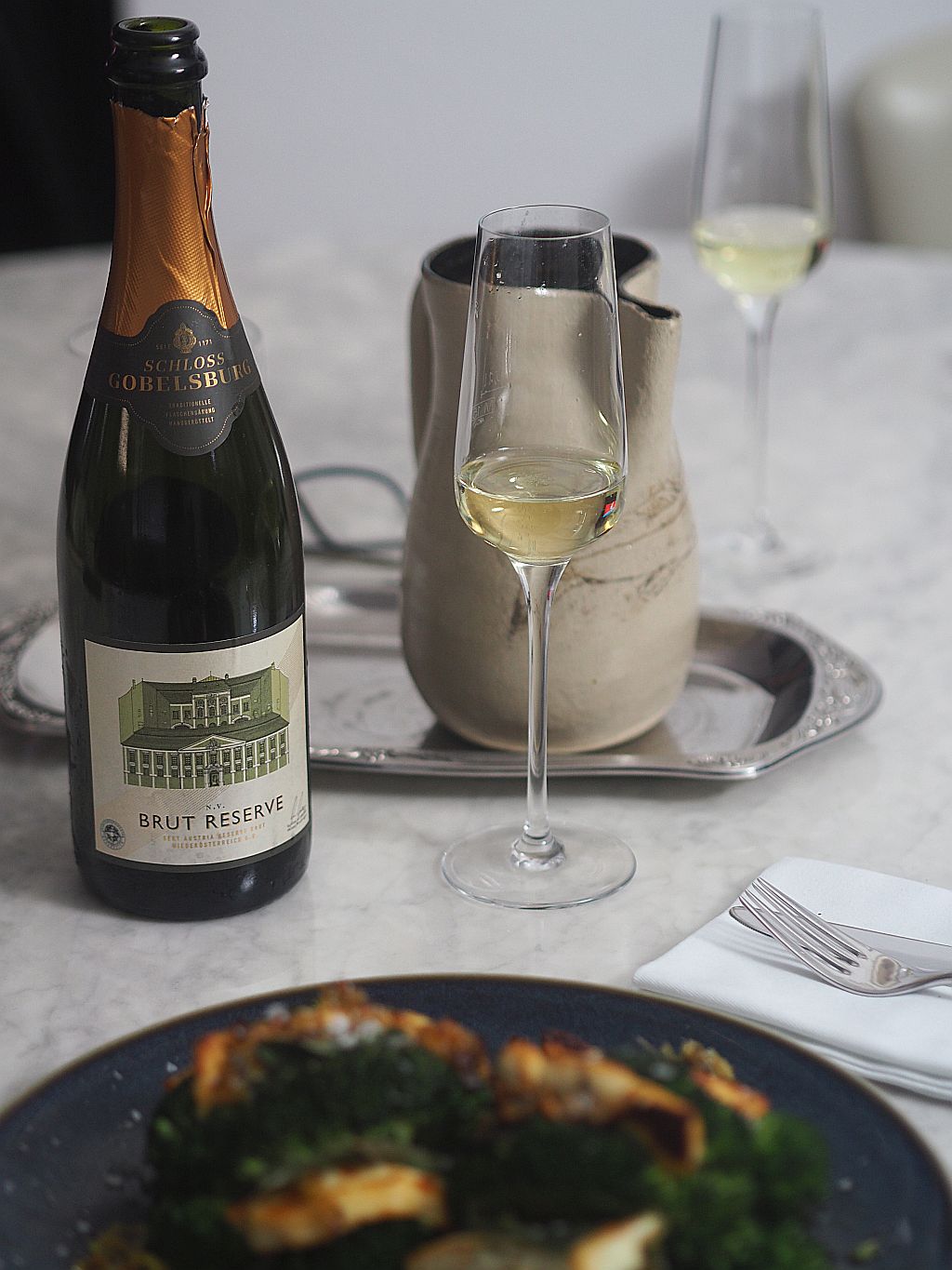 Brokkoli mit haloumi, salbei und karamellisiertem lauch