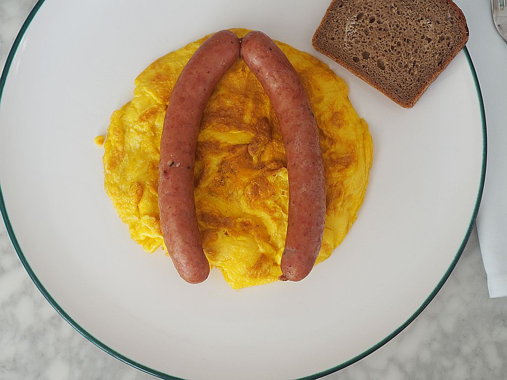 Wiener Eierspeis mit Würstel