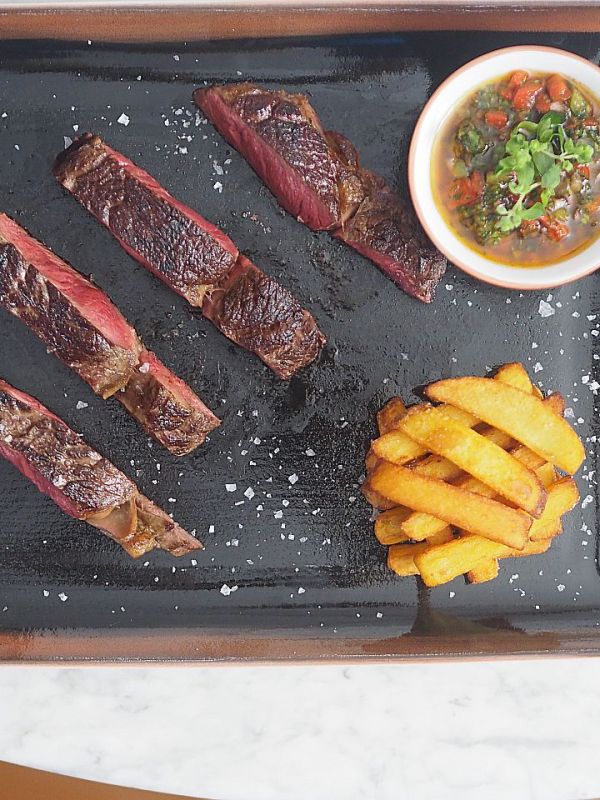 XO Ribeye mit Pommes frites und&nbsp;Chimichurri