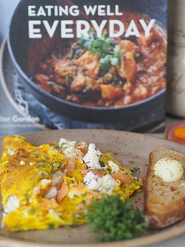 Geräucherter Lachs mit Ziegenkäse-Omelett