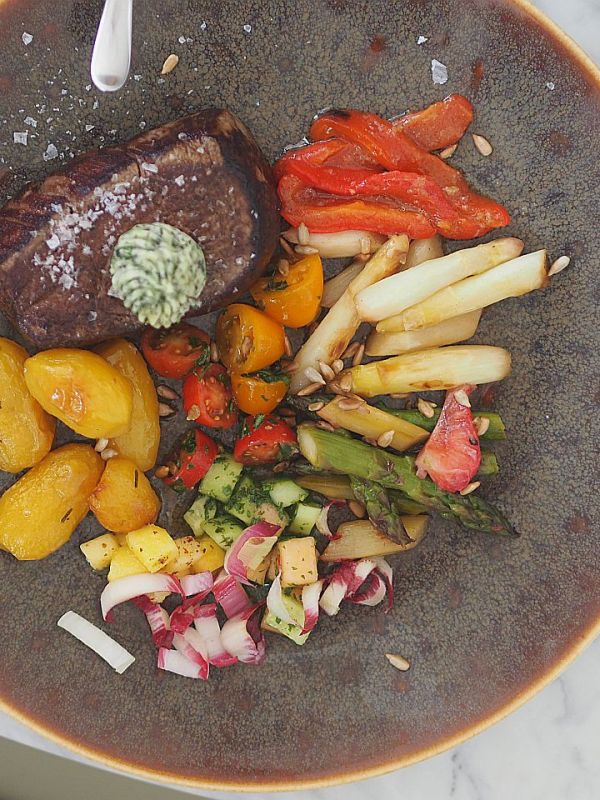 Lungenbraten mit Spargel und&nbsp;Erdbeer