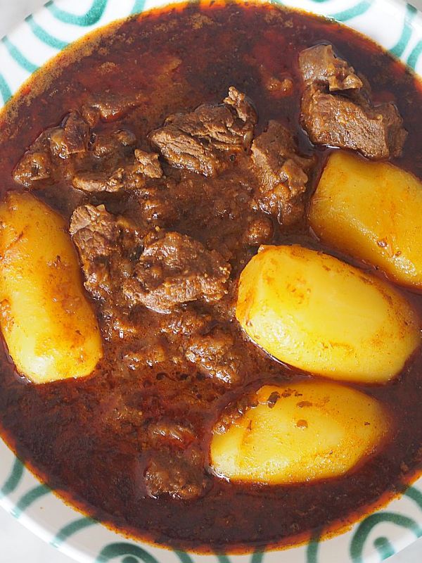 Strohwitwers Gulasch